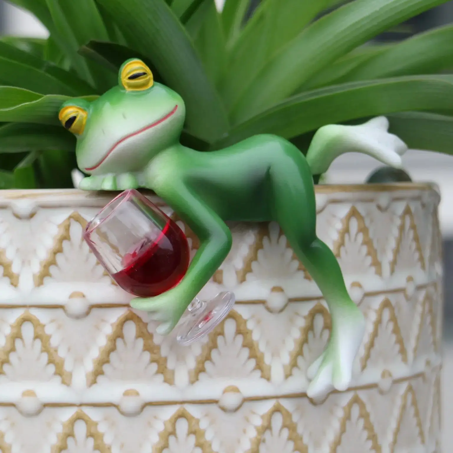Contemporary Resin Frog Plante - огляд і ціна Plant Parents